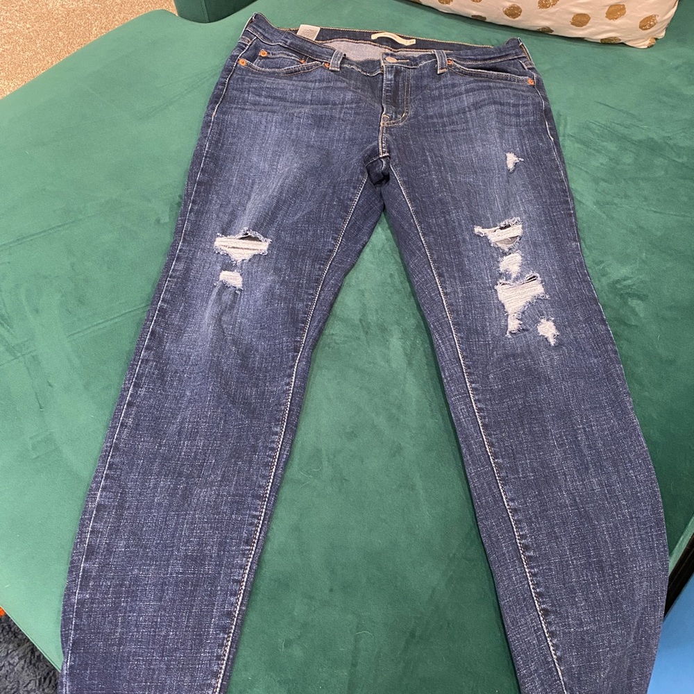 Levi’s boyfriend jeans in EUC!